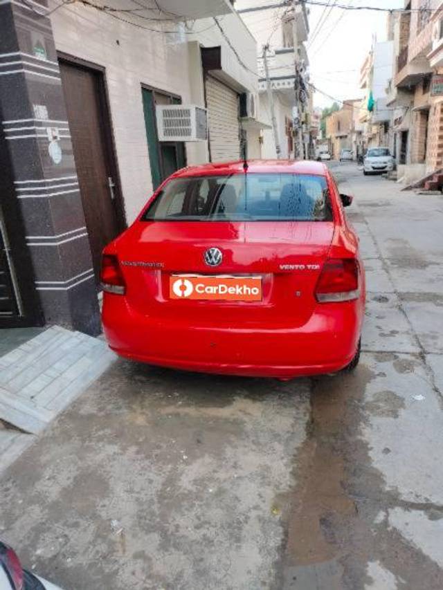 https://images10.gaadi.com/usedcar_image/3619221/original/processed_61233b07-a6e2-4b8f-b08e-829ba9dc5989.jpg?imwidth=6402