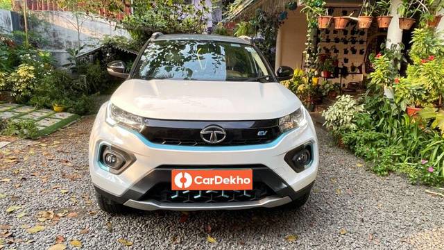 https://images10.gaadi.com/usedcar_image/3619335/original/processed_18df9929-69d3-4f1d-b0f1-c9857c8d5c47.jpeg?imwidth=6400