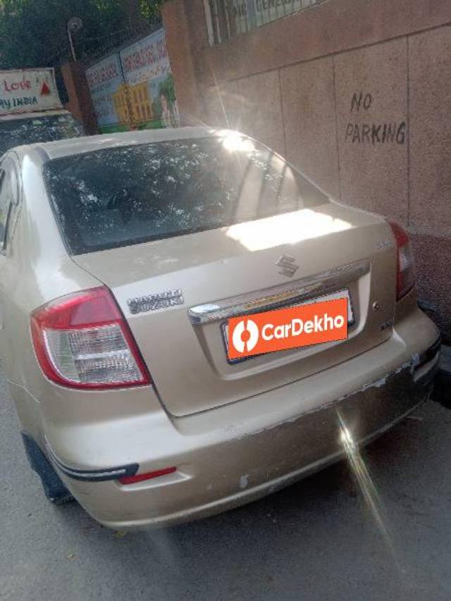 https://images10.gaadi.com/usedcar_image/3619565/original/processed_bfae582e-e3d7-47a2-92ff-73a8be4eaba9.jpg?imwidth=6401