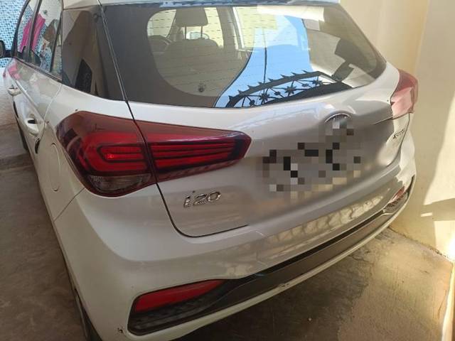 https://images10.gaadi.com/usedcar_image/3619848/original/processed_7a703932-80cd-405b-bd93-98afca91cad7.jpg?imwidth=6401