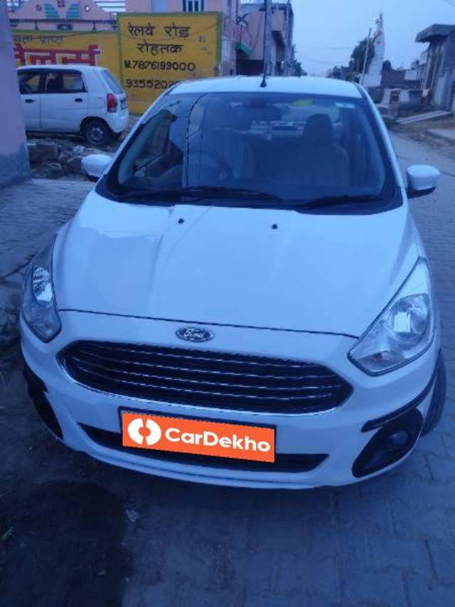 https://images10.gaadi.com/usedcar_image/3619949/original/processed_f4d43cb6-cc2b-434f-a935-488b9423f8ee.jpg?imwidth=6400