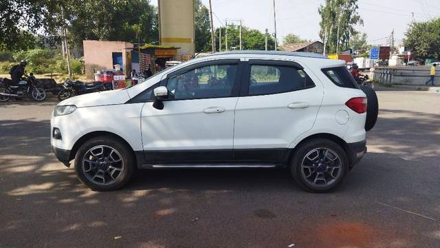 https://images10.gaadi.com/usedcar_image/3619992/original/07__VCC_IMG_1696653682399_1800262_95_1696654124.jpg?imwidth=6401