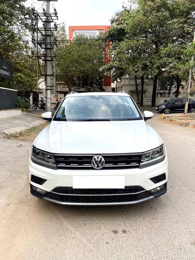 https://images10.gaadi.com/usedcar_image/3620154/original/processed_fea579f3b48a96079614308c8b195474.jpg?imwidth=6400