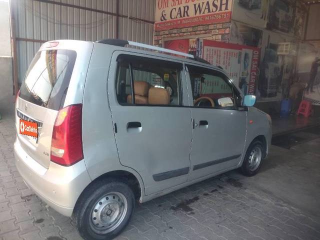 https://images10.gaadi.com/usedcar_image/3620331/original/processed_cd5ff3c4-6135-4b39-91f2-df7a2f4d83dd.jpg?imwidth=6401