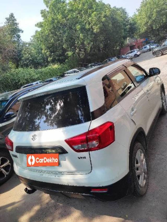 https://images10.gaadi.com/usedcar_image/3620493/original/processed_168f7c8e-b034-4305-be67-ce8b7781051f.jpg?imwidth=6401