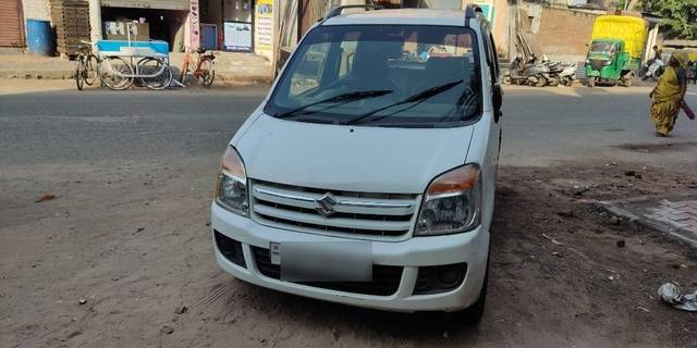 https://images10.gaadi.com/usedcar_image/3620684/original/07__VCC_1800642_94_1696676198.jpg?imwidth=6401