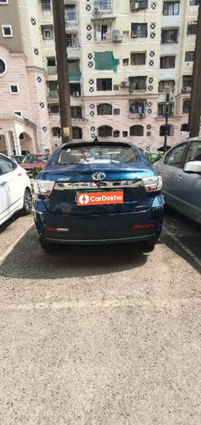 https://images10.gaadi.com/usedcar_image/3621004/original/processed_ede6675e-bc33-4e6c-b2d2-48ff12d10f7a.jpg?imwidth=6401