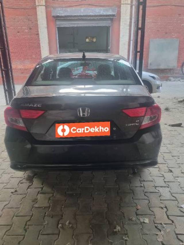 https://images10.gaadi.com/usedcar_image/3621012/original/processed_3adee815-dc58-4f91-8e05-f3cfe1d8d9dc.jpg?imwidth=6402