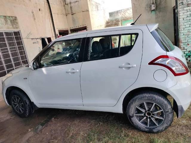 https://images10.gaadi.com/usedcar_image/3621052/original/processed_f3b8b98f-65ae-435e-a267-cf763dd6333a.jpg?imwidth=6400