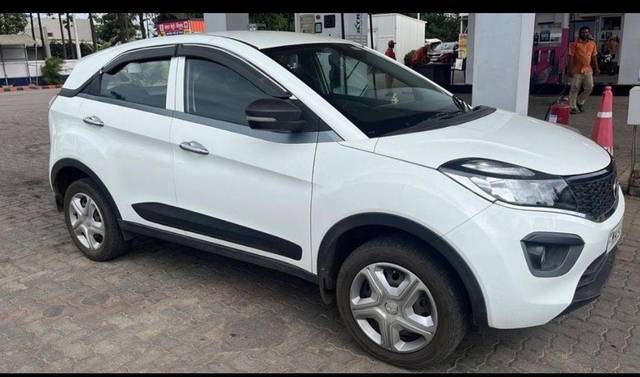 https://images10.gaadi.com/usedcar_image/3621067/original/processed_2997626a-8125-44d1-b8ac-e8f14d63f2a6.jpeg?imwidth=6400