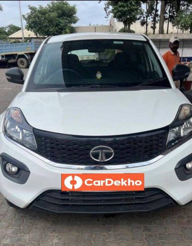 https://images10.gaadi.com/usedcar_image/3621067/original/processed_329a8d5f-9c8d-46d0-aeff-e21555426bcb.jpeg?imwidth=6401