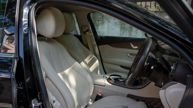 https://images10.gaadi.com/usedcar_image/3621145/original/img2891251__used_car_2891251_1697303271.jpg?imwidth=6402