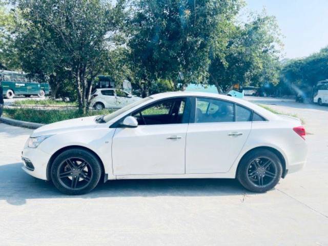 https://images10.gaadi.com/usedcar_image/3621283/original/processed_214dd434-1103-430a-b7ec-2d859ba7f653.jpeg?imwidth=6402
