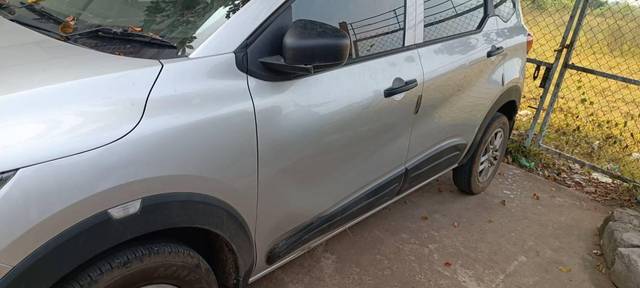 https://images10.gaadi.com/usedcar_image/3621342/original/processed_ea5e8c2e-6b6b-4b5f-9936-f8a9518e2bbb.jpg?imwidth=6401