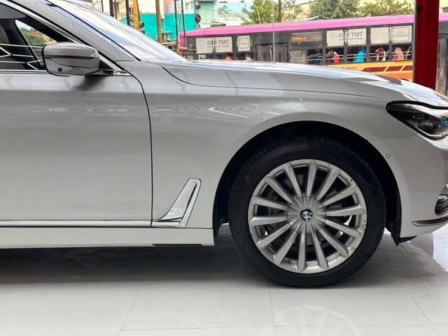 https://images10.gaadi.com/usedcar_image/3621471/original/img2891322__used_car_2891322_1697345974.jpg?imwidth=6402