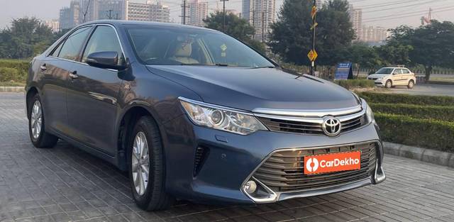 https://images10.gaadi.com/usedcar_image/3621530/original/processed_c713f790-4dee-45dd-95e8-a713c172a59c.jpg?imwidth=6400