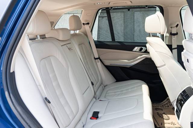 https://images10.gaadi.com/usedcar_image/3621646/original/img2891403__used_car_2891403_1697351657.jpg?imwidth=6402