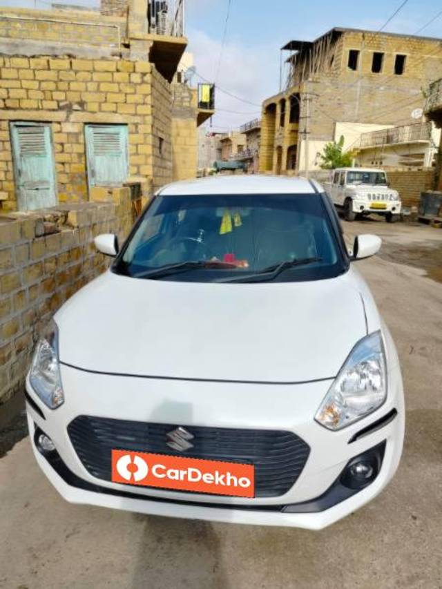 https://images10.gaadi.com/usedcar_image/3621688/original/processed_c3e78c6d-81a1-461c-9b06-8fce9b9e755d.jpg?imwidth=6400