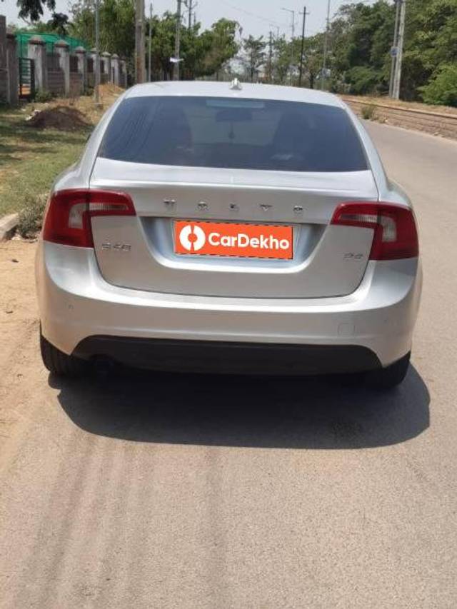 https://images10.gaadi.com/usedcar_image/3621871/original/processed_c7cb0720-fadc-446e-b720-1207ccb9e958.jpg?imwidth=6401