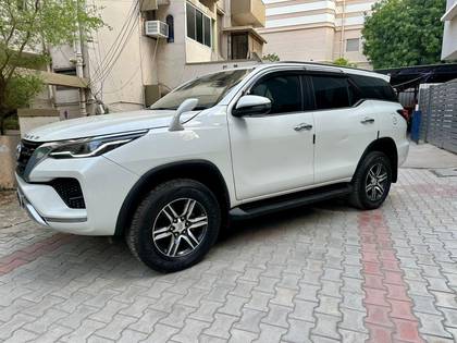 Toyota Fortuner 4X2 Diesel Toyota Fortuner 4X2 Diesel