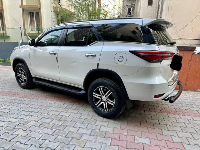 https://images10.gaadi.com/usedcar_image/3621900/original/processed_img2891550__used_car_2891550_1697524951.jpg?imwidth=6402