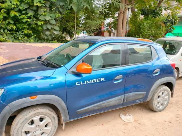 https://images10.gaadi.com/usedcar_image/3622143/original/processed_2721289a-94ae-4eda-8389-f75f1aed7ec3.jpg?imwidth=6400