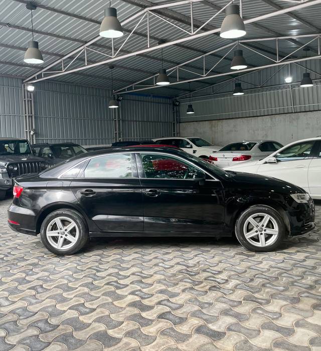https://images10.gaadi.com/usedcar_image/3622194/original/img2891671__used_car_2891671_1697366493.jpg?imwidth=6401