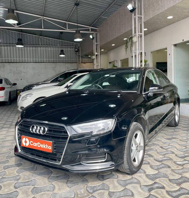 https://images10.gaadi.com/usedcar_image/3622194/original/processed_img2891671__used_car_2891671_1697366486.jpg?imwidth=6400