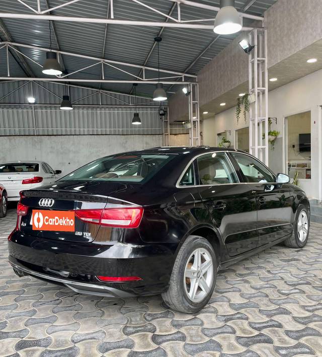 https://images10.gaadi.com/usedcar_image/3622194/original/processed_img2891671__used_car_2891671_1697366491.jpg?imwidth=6402