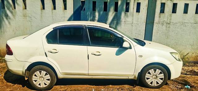 https://images10.gaadi.com/usedcar_image/3622504/original/processed_18b78b10-4e16-4bfd-8a43-b1dce6e97ce6.jpg?imwidth=6401