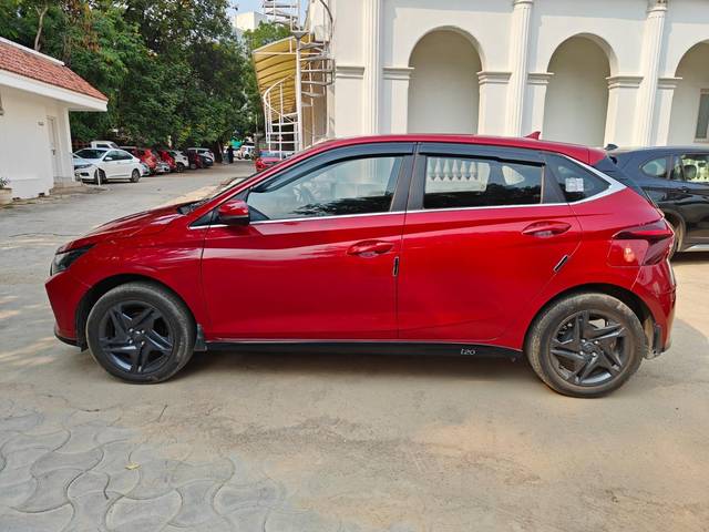 https://images10.gaadi.com/usedcar_image/3622560/original/processed_img2891855__usedcar_b5b73739_0254_4647_bbcd_65adfe652b84_56971697379038_1697379068.jpeg?imwidth=6400