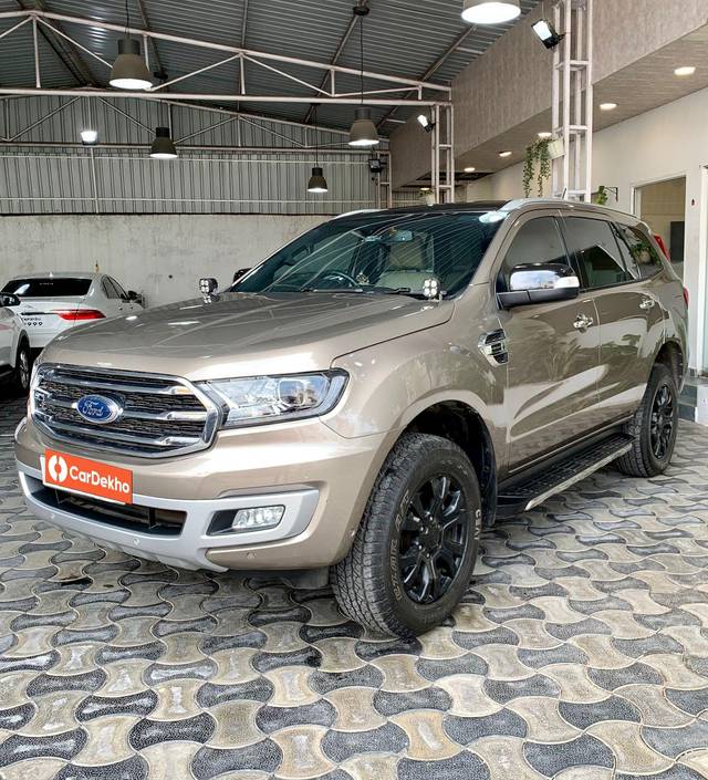 https://images10.gaadi.com/usedcar_image/3623048/original/processed_img2891921__used_car_2891921_1697428098.jpg?imwidth=6400