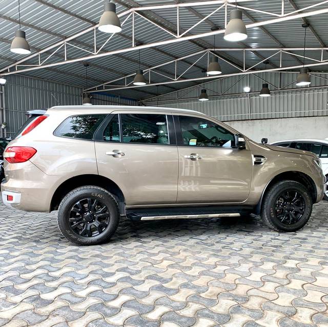 https://images10.gaadi.com/usedcar_image/3623048/original/processed_img2891921__used_car_2891921_1697428105.jpg?imwidth=6401
