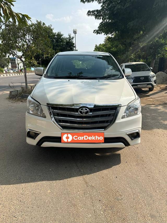 https://images10.gaadi.com/usedcar_image/3623143/original/processed_img2891950__used_car_2891950_1697434657.jpg?imwidth=6401