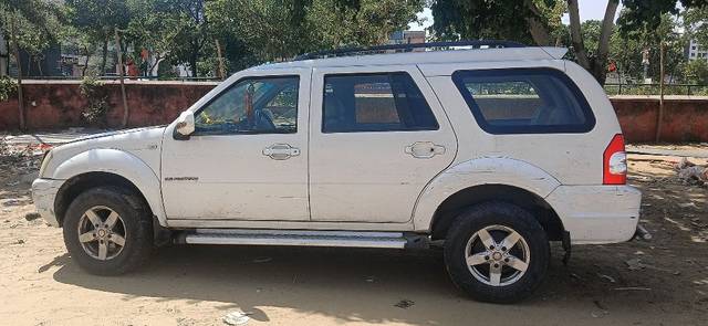 https://images10.gaadi.com/usedcar_image/3623308/original/09__VCC_IMG_1696831219122_1801499_95_1696831422.jpg?imwidth=6401