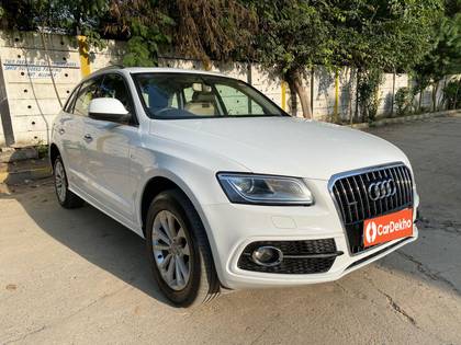 Audi Q5 30 TDI quattro Technology Audi Q5 30 TDI quattro Technology