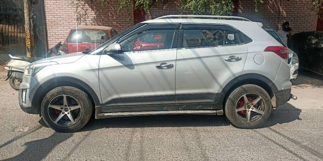 https://images10.gaadi.com/usedcar_image/3623432/original/09__VCC_IMG_1696837755225_1801611_95_1696838187.jpg?imwidth=6401