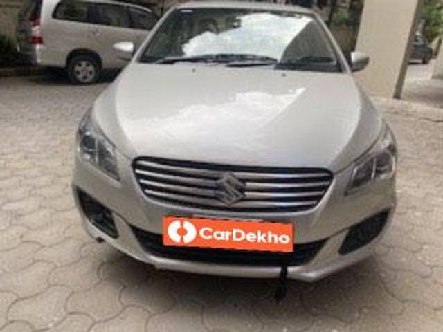 https://images10.gaadi.com/usedcar_image/3623568/original/processed_29c661cb-4bdd-41c6-bac2-e08e170f3a79.jpeg?imwidth=6400