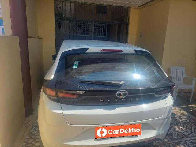 https://images10.gaadi.com/usedcar_image/3623697/original/processed_4b96327e-5751-44e6-a30c-2c28c2169c31.jpg?imwidth=6401