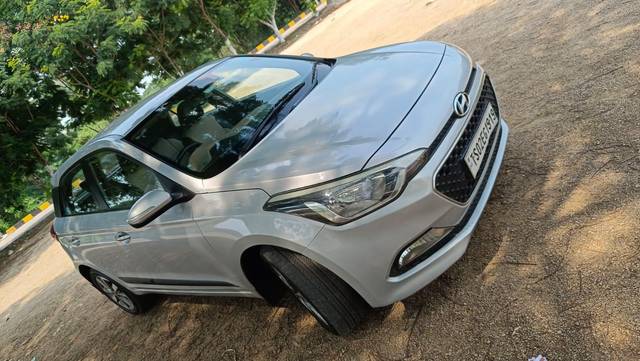 https://images10.gaadi.com/usedcar_image/3623757/original/processed_img2892278__used_car_2892278_1697455091.jpg?imwidth=6400