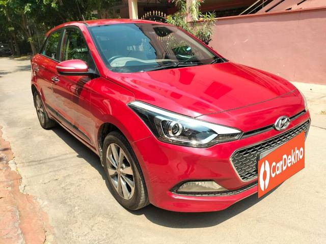 https://images10.gaadi.com/usedcar_image/3623767/original/processed_img2892281__used_car_2892281_1697455385.jpg?imwidth=6401