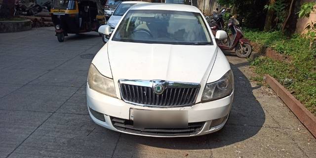 https://images10.gaadi.com/usedcar_image/3623781/original/09__VCC_1801697_94_1696848946.jpg?imwidth=6400