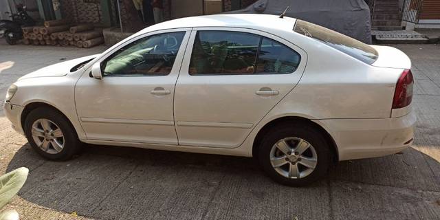 https://images10.gaadi.com/usedcar_image/3623781/original/09__VCC_IMG_1696845103592_1801697_95_1696845844.jpg?imwidth=6401