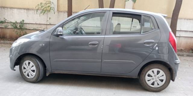https://images10.gaadi.com/usedcar_image/3623787/original/09__VCC_IMG_1696840987574_1801652_95_1696841735.jpg?imwidth=6401