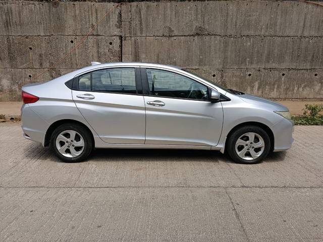 https://images10.gaadi.com/usedcar_image/3623804/original/363ca15ca20af6a3d16376b838a0a780.jpg?imwidth=6401