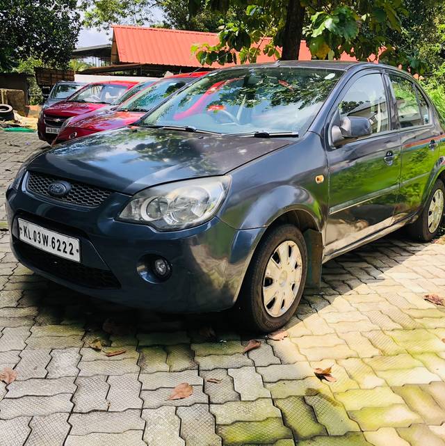 https://images10.gaadi.com/usedcar_image/3624050/original/475817__cover_image-20211221124932.png?imwidth=6400