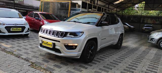 https://images10.gaadi.com/usedcar_image/3624089/original/f7f66b7b685912bd8f7fb52eb43291e4.jpeg?imwidth=6400