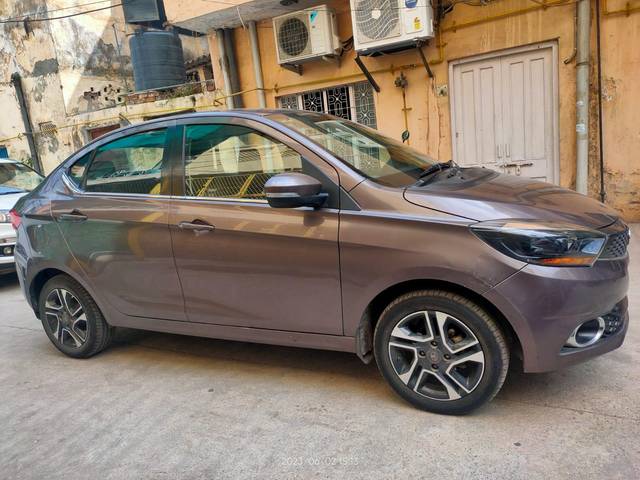 https://images10.gaadi.com/usedcar_image/3624151/original/processed_img2892526__used_car_2892526_1697465210.jpg?imwidth=6401