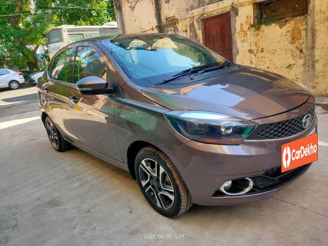 https://images10.gaadi.com/usedcar_image/3624151/original/processed_img2892526__used_car_2892526_1697465214.jpg?imwidth=6400