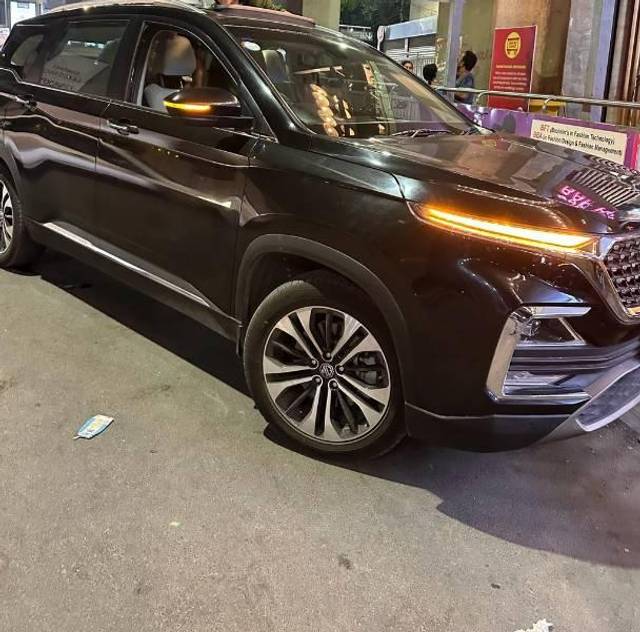 https://images10.gaadi.com/usedcar_image/3624269/original/processed_474a1edb-64b8-4db4-b0cf-59caa7ba009e.jpeg?imwidth=6401